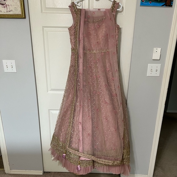 Indo western gown with dupatta - Picture 4 of 4